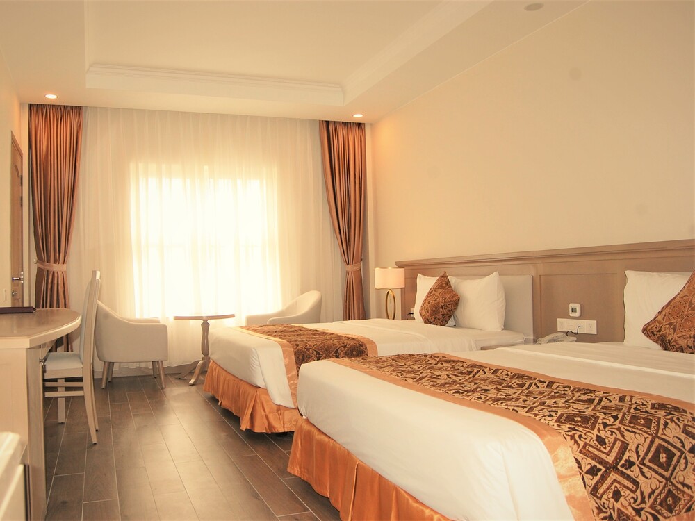 Deluxe Rooftop Sea View/Garden View